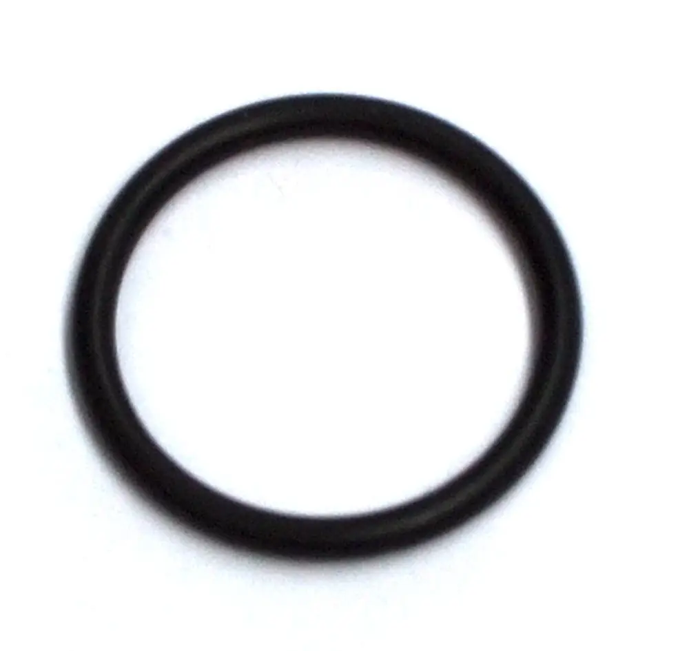 Schwarzer O-Ring auf weißem Hintergrund, möglicherweise für Dichtungen und Abdichtungen in Daikin-Systemen.